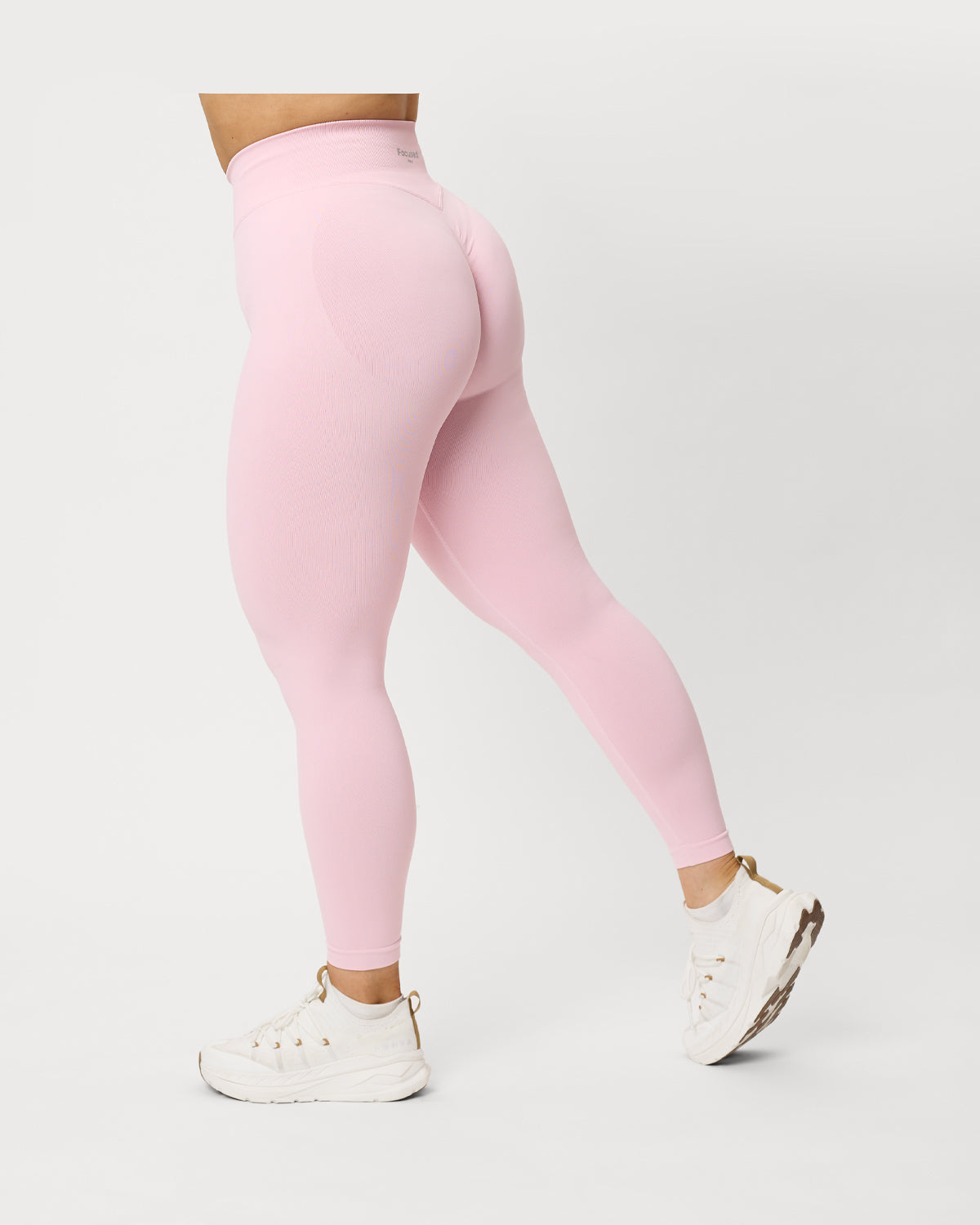 Korkeavyötäröiset Squat Proof Intense -leggingsit