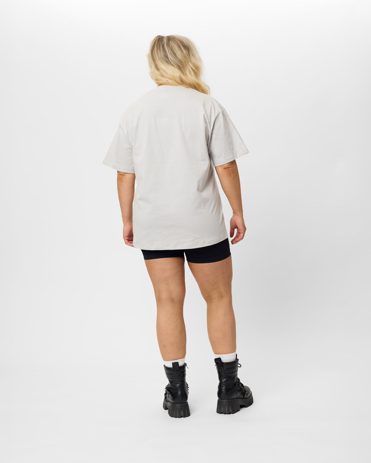 Oversized Essential boyfriend t-paita